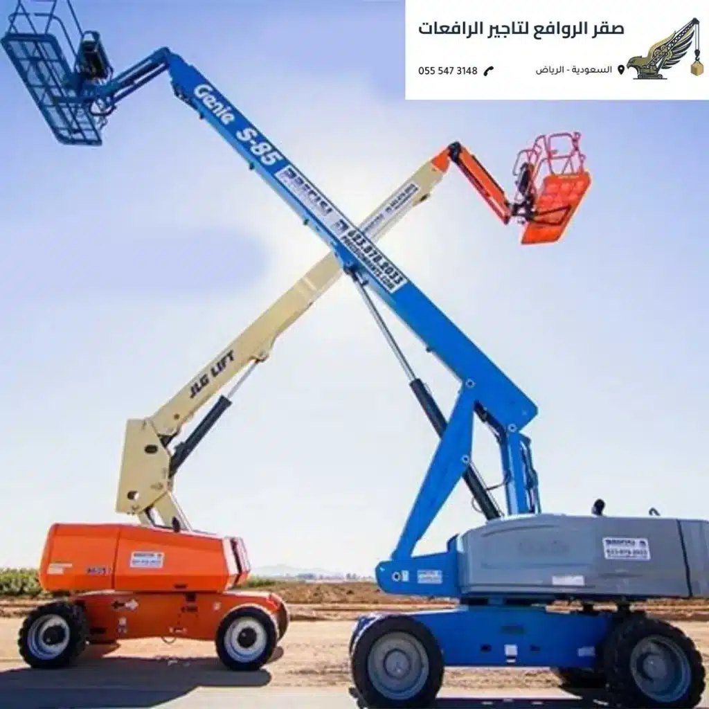 شعار أمان وأنظمة هيدروليكية لرافعة تابعة لـ مؤسسة تأجير رافعات بالرياض تعمل بالميدان.